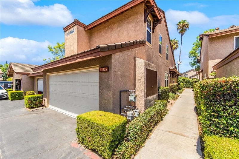 12525 Pinehurst