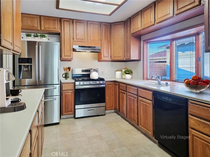 1611 W 154th Place