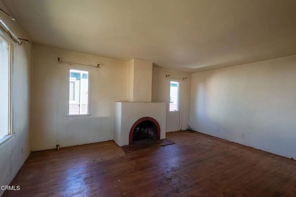 Photo of 528 Howard Street, Ventura, CA 93003 (MLS # V1-33820)