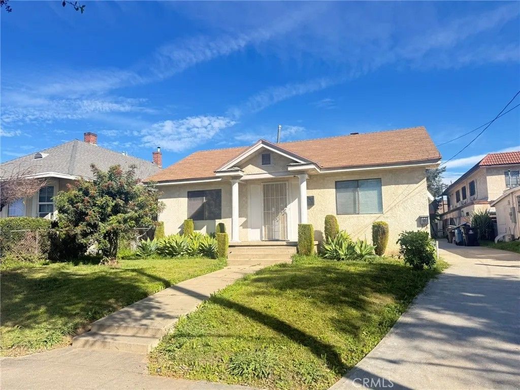 Photo of 408 S 3rd St, Alhambra, CA 91801 (MLS # TR26012858)