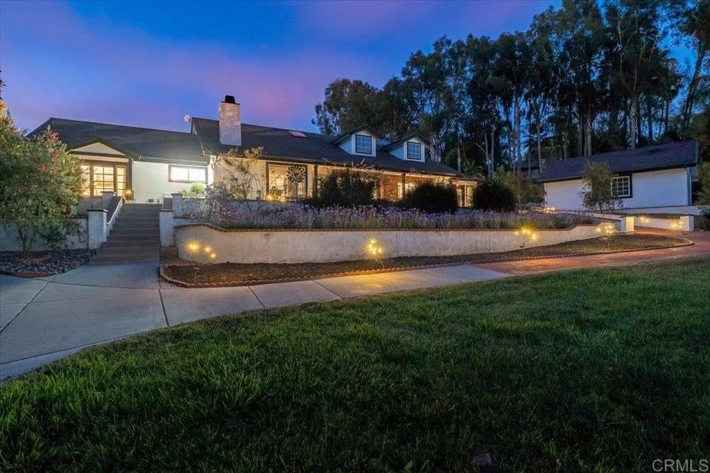 Photo of 2794 Alta Vista Drive, Fallbrook, CA 92028 (MLS # NDP2606310)