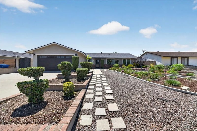 807 N Madera