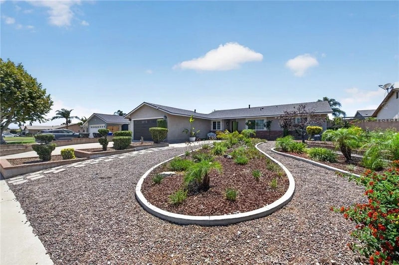 807 N Madera