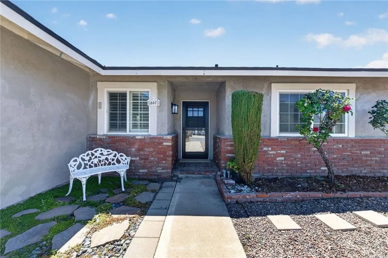 807 N Madera