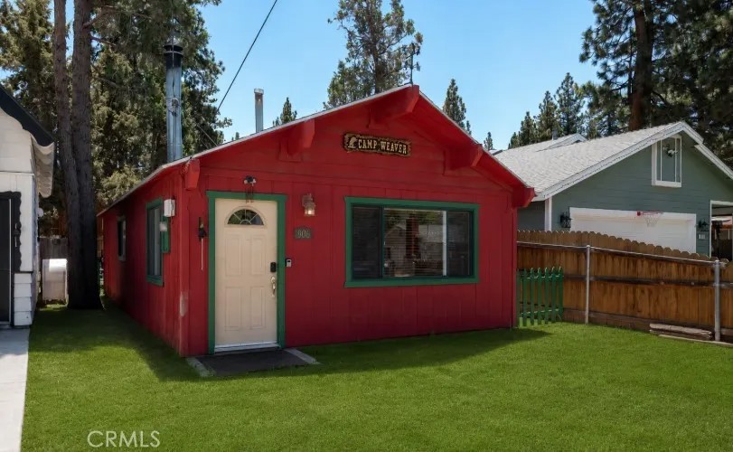 906 W Country Club Boulevard