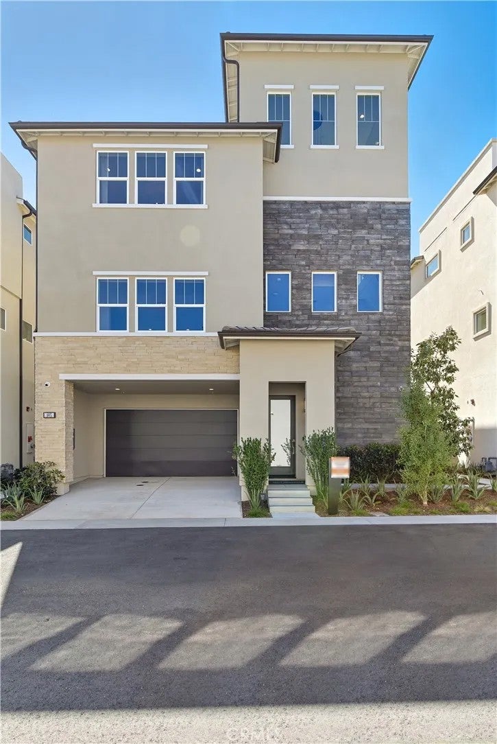558 Marlow Lane