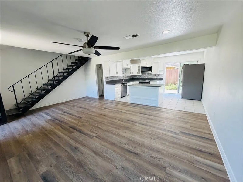 630 S Knott 54