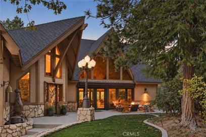 942 Lake Edge Lake Arrowhead CA 92352