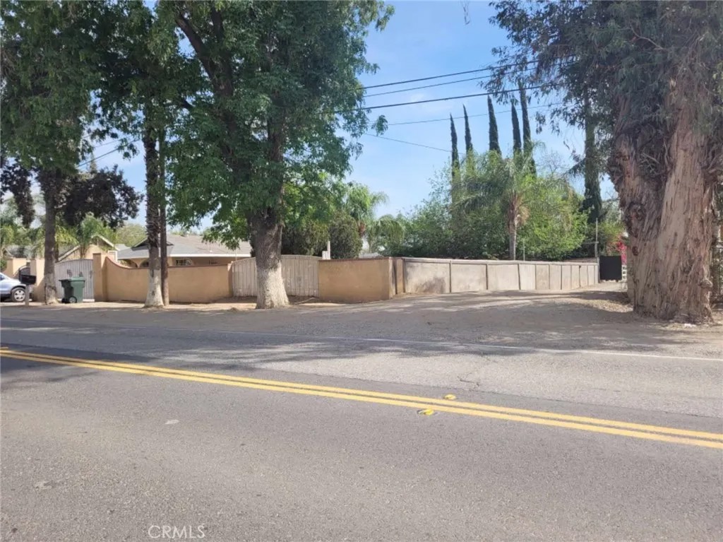 5258 El Rivino Road