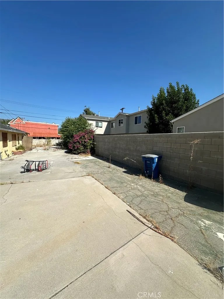 2310 N Catalina Street