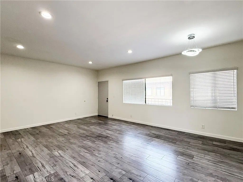 Photo of 424 S Westmoreland Ave, Los Angeles, CA 90020 (MLS # OC26022736)