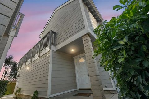 Tiny photo for 221 Violet Ave, Monrovia, CA 91016 (MLS # PW25273344)