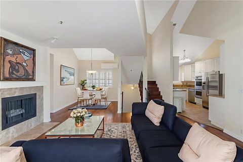 Tiny photo for 221 Violet Ave, Monrovia, CA 91016 (MLS # PW25273344)