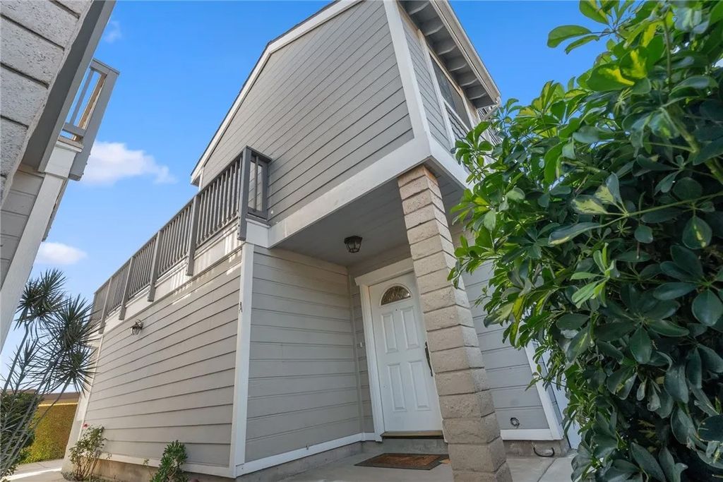 Photo of 221 Violet Ave, Monrovia, CA 91016 (MLS # PW25273344)