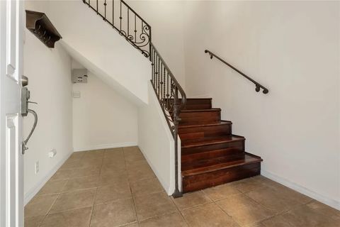 Tiny photo for 221 Violet Ave, Monrovia, CA 91016 (MLS # PW25273344)