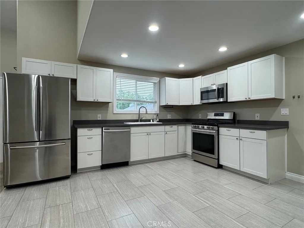 Photo of 16357 Vintage Street, North Hills, CA 91343 (MLS # SR26091056)