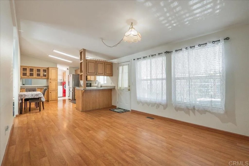 13941 Wisteria Ave 53