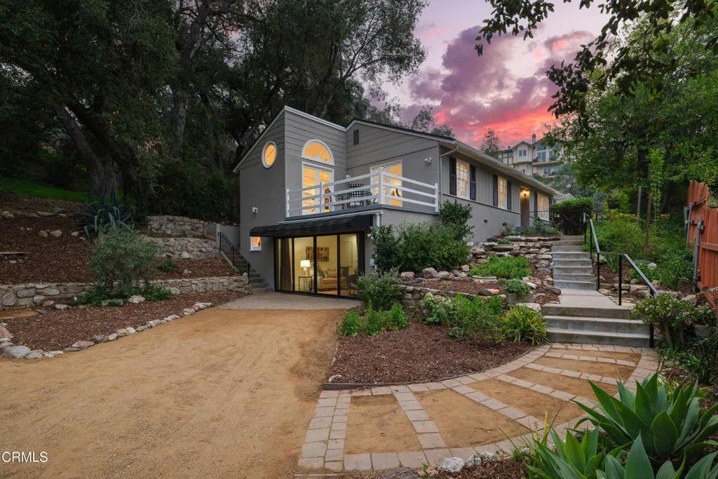 Photo of 3232 Vickers Drive, Glendale, CA 91208 (MLS # P1-25578)