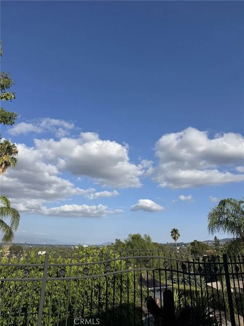 20531 Rhoda Woodland Hills CA 91367