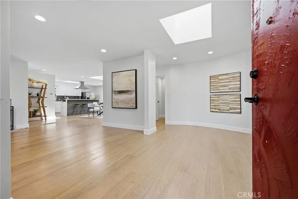 Photo of 11500 Dona Cecilia Dr, Studio City, CA 91604 (MLS # SR26081310)