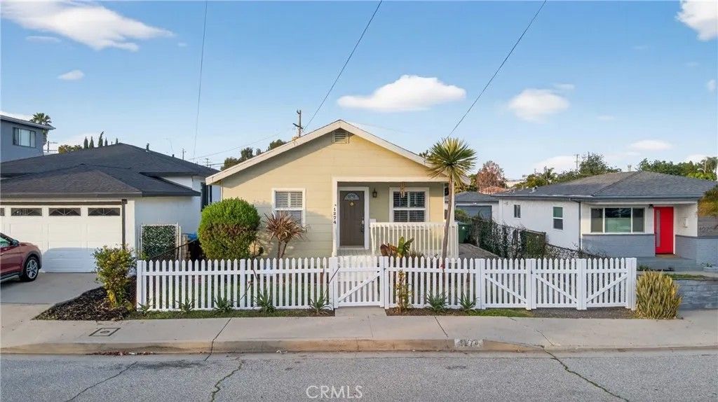 Photo of 1274 W 3rd Street, San Pedro, CA 90732 (MLS # SB26014469)