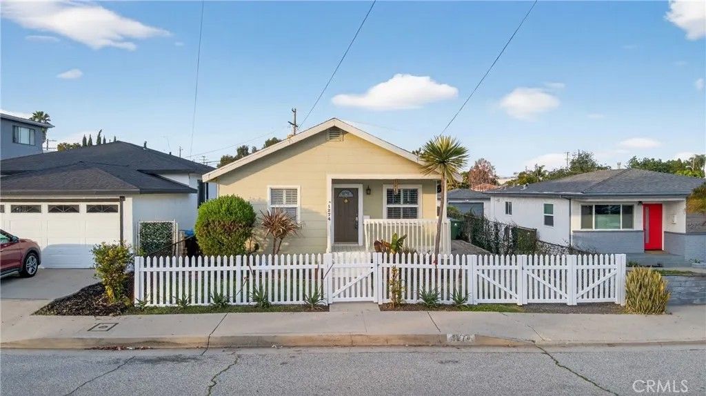 Photo of 1274 W 3rd Street, San Pedro, CA 90732 (MLS # SB26014469)