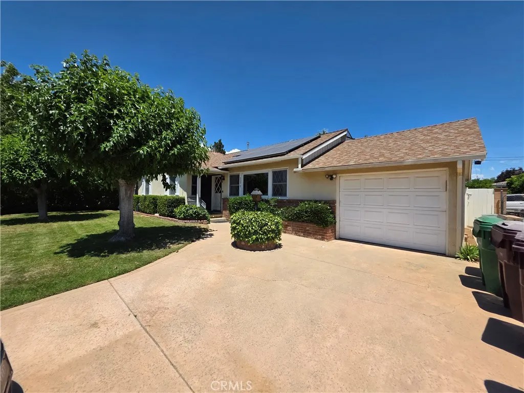 1272 Elm