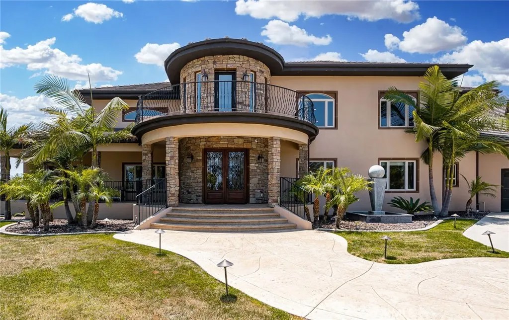 39625 Calle Cabernet