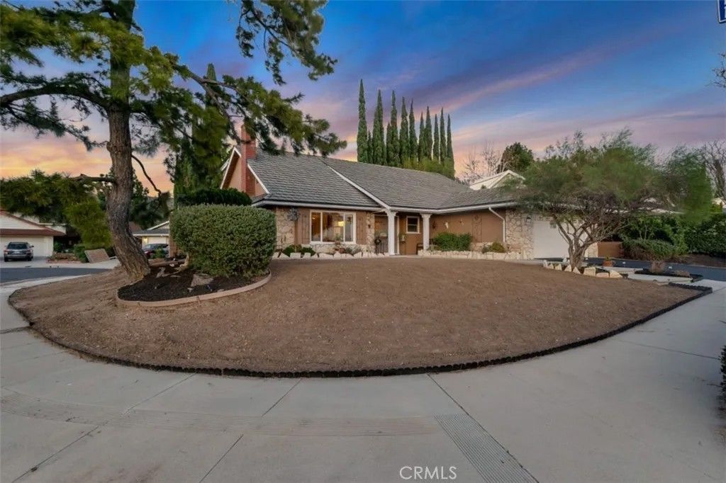 Photo of 19081 Braemore Road, Porter Ranch, CA 91326 (MLS # SR26022637)