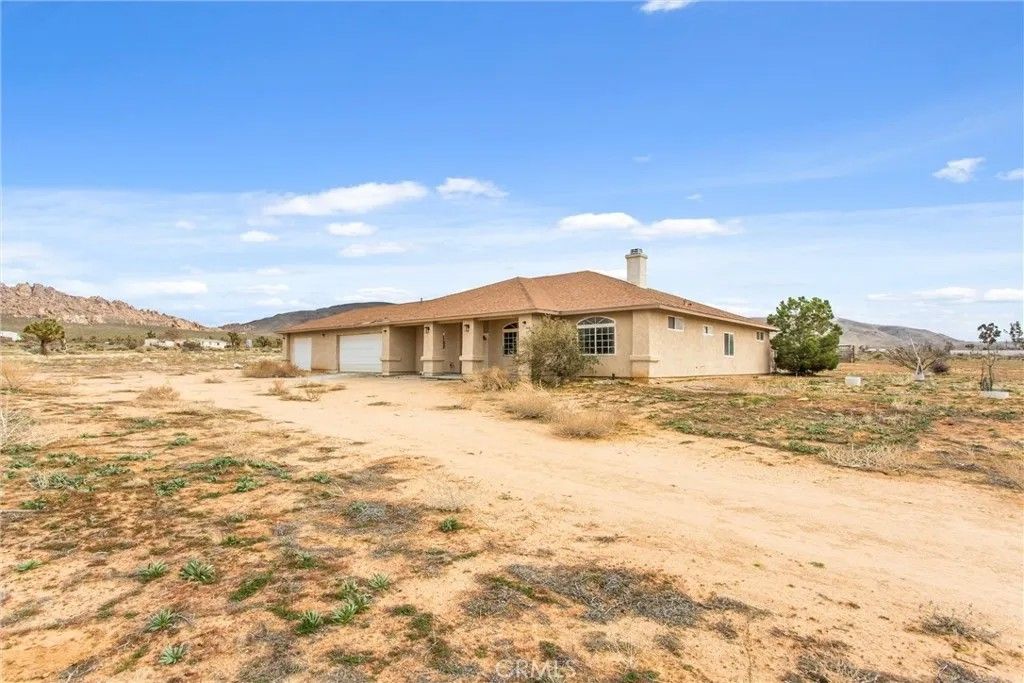 Photo of 26525 Papago Road, Apple Valley, CA 92307 (MLS # IG26032414)