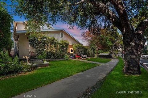 Photo of 637 N. Fairview St #102, Burbank, CA 91505 (MLS # IV25279919)