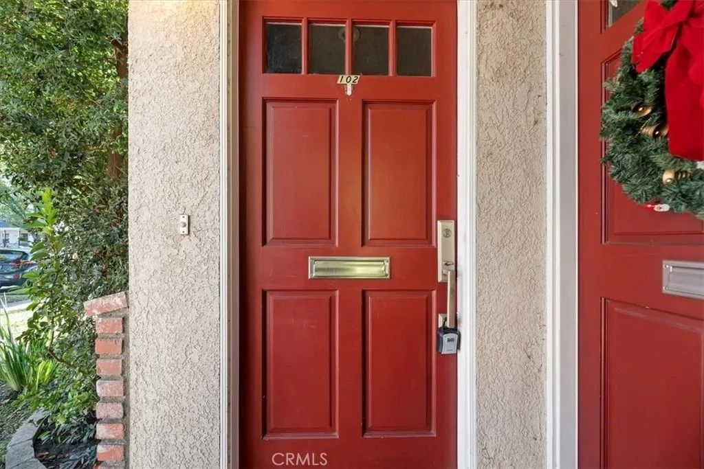 Photo of 637 N. Fairview St #102, Burbank, CA 91505 (MLS # IV25279919)