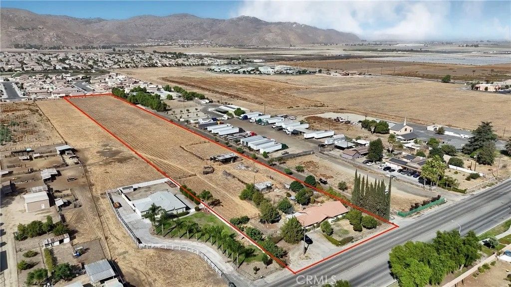 Photo of 492 S Sanderson Avenue, San Jacinto, CA 92582 (MLS # IG26003121)