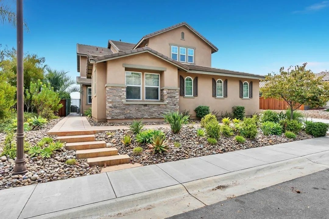 5282 Bella Vista St