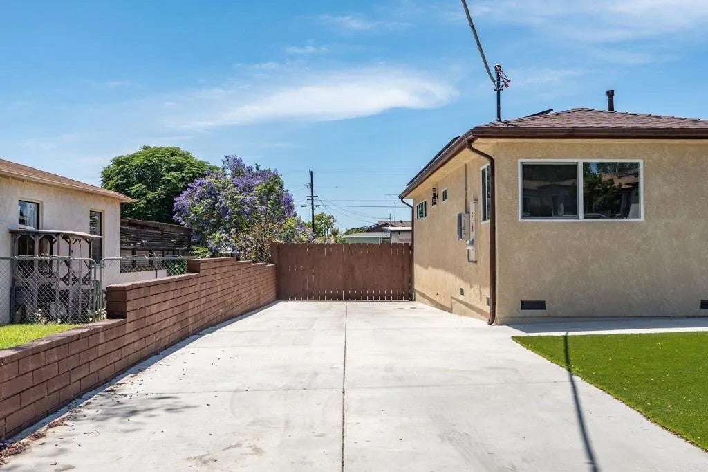 4746 Jessie Avenue