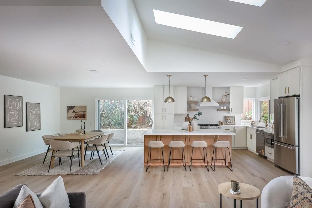 Photo of 1028 Daisy Ave, Carlsbad, CA 92011 (MLS # 260002109)