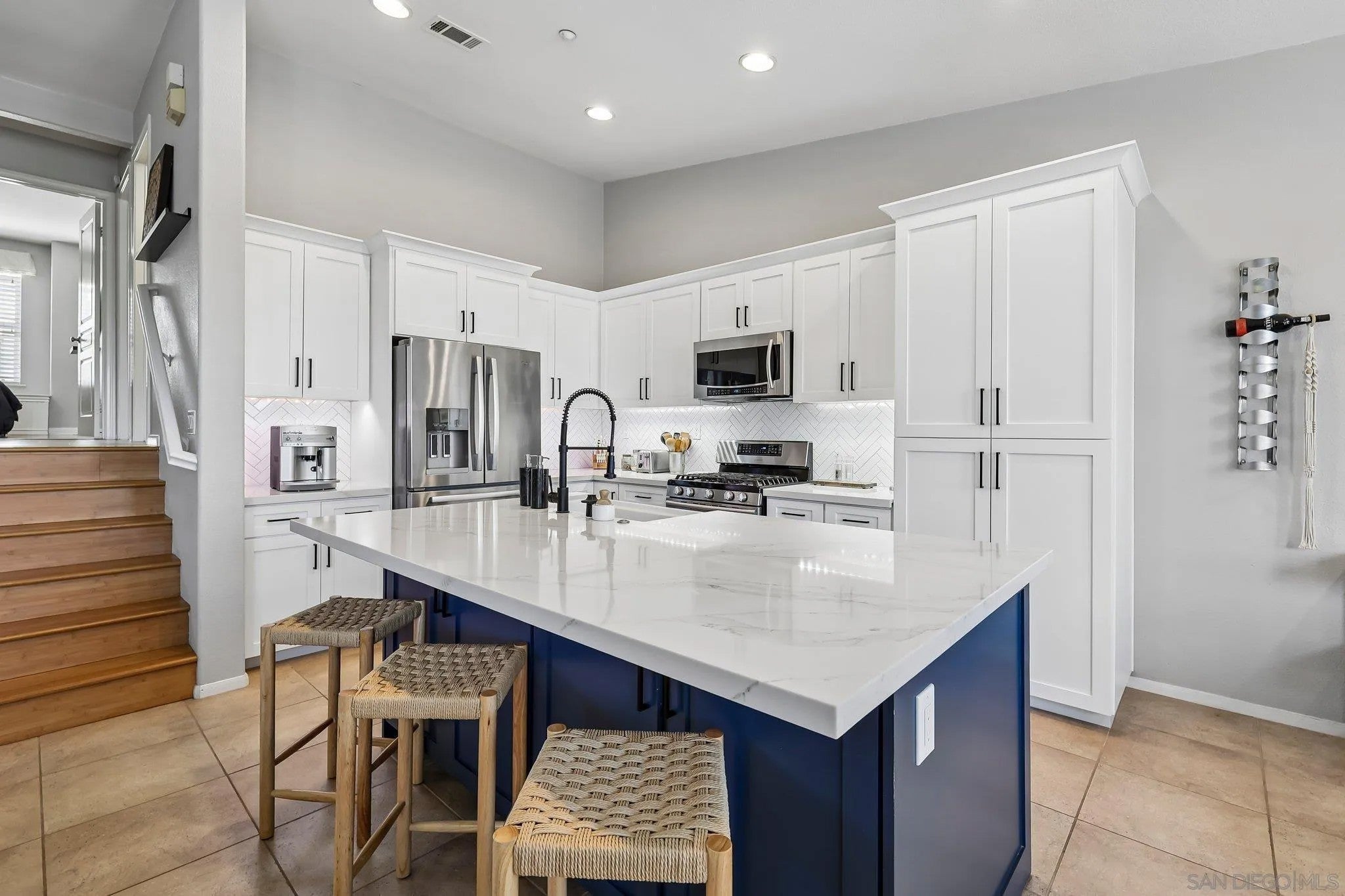 3156 Harbor Ridge Ln
