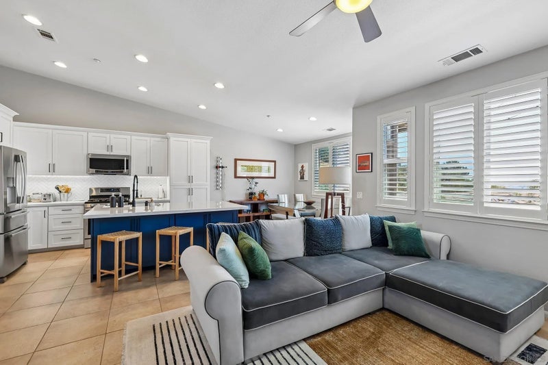 3156 Harbor Ridge Ln