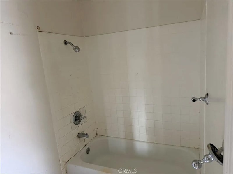 1017 W 73rd