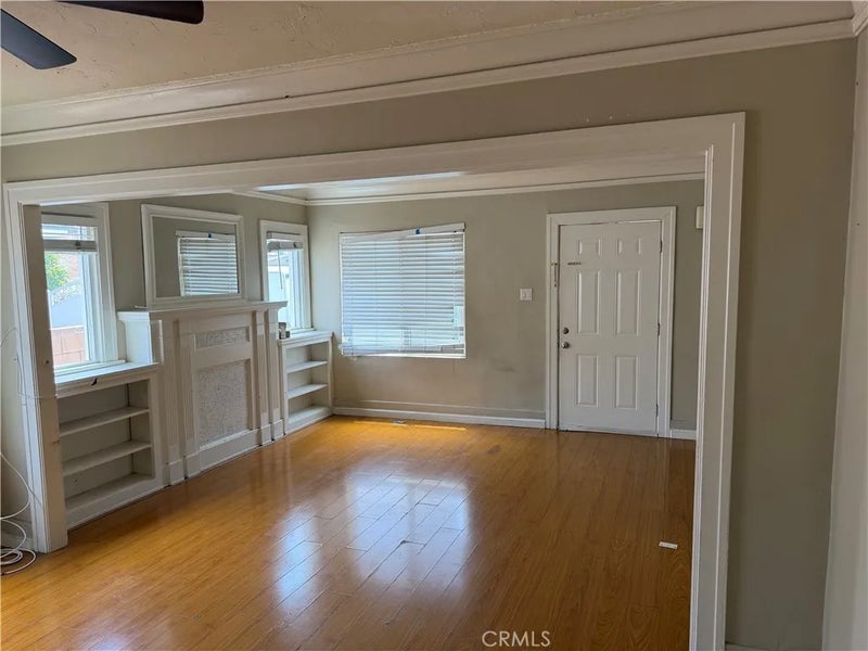 1017 W 73rd