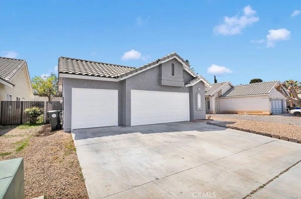 Photo of 14133 Buckskin Court, Victorville, CA 92394 (MLS # CV26043683)