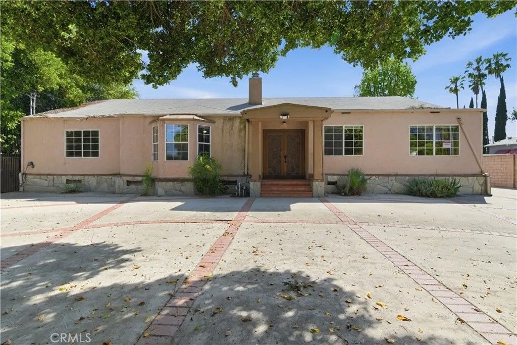 Photo of 15000 Hamlin Street, Van Nuys, CA 91411 (MLS # OC26057893)