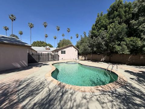 Photo of 15000 Hamlin Street, Van Nuys, CA 91411 (MLS # OC26057893)