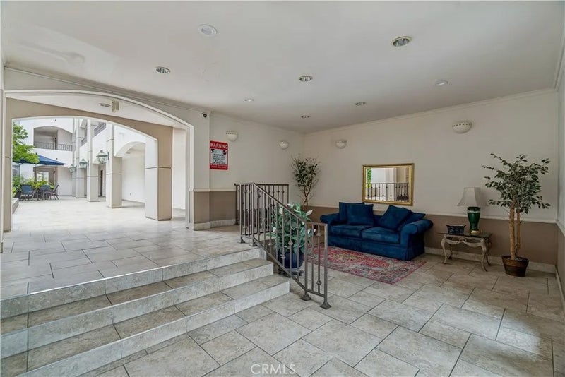 4637 Willis Avenue 306