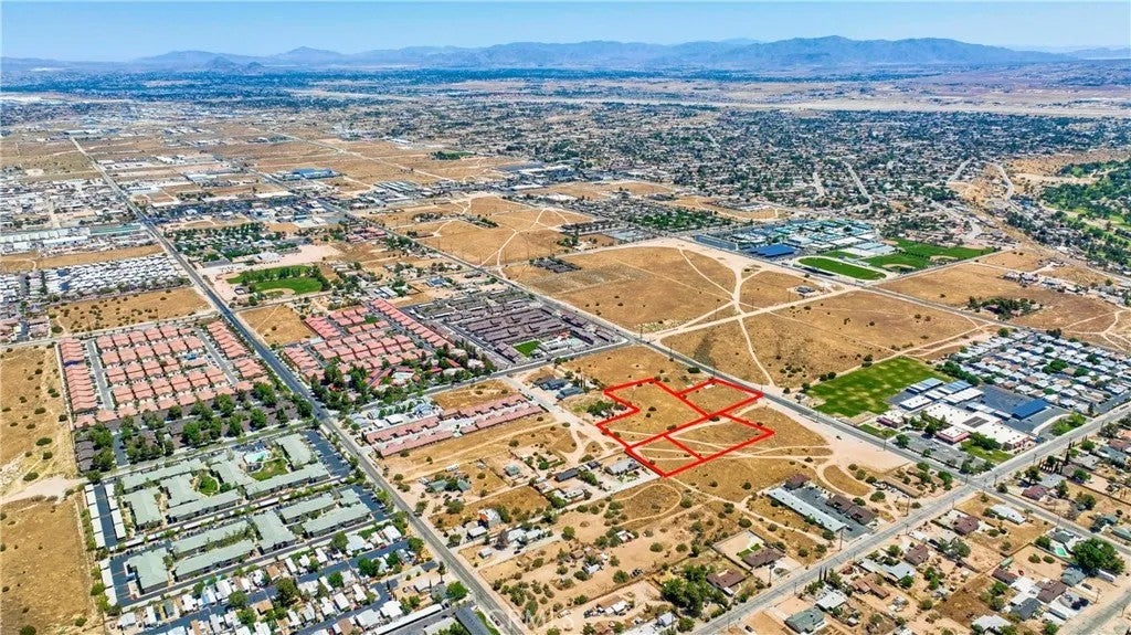 Photo of 0 E, Hesperia, CA 92345 (MLS # HD26220005)