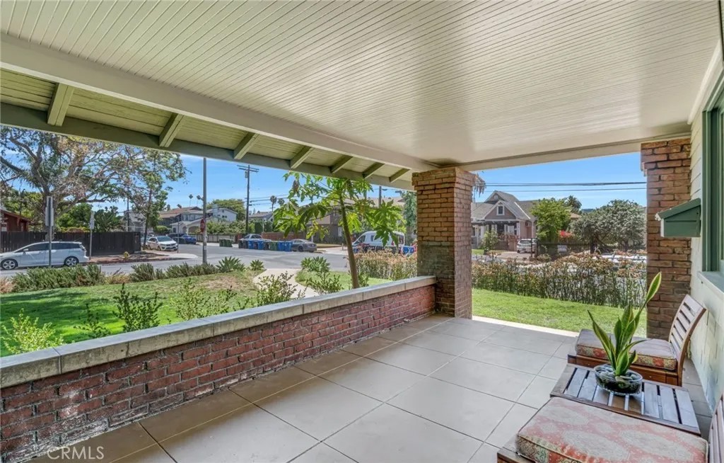 103 N Harvard