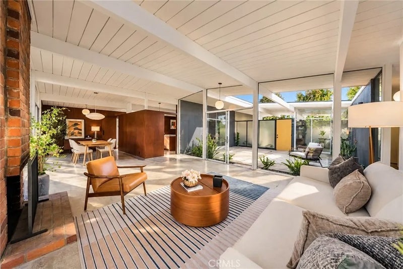 842 E Glendale