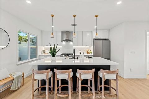 Photo of 16951 Knapp Street, Northridge, CA 91343 (MLS # SR26021743)