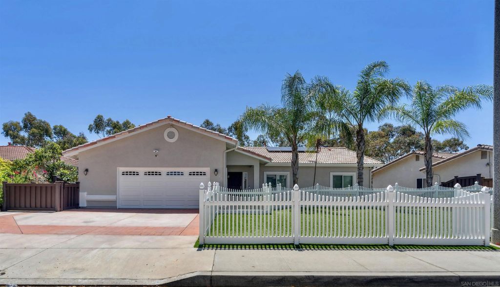 Photo of 401 S Vine St, Escondido, CA 92025 (MLS # 250043286)