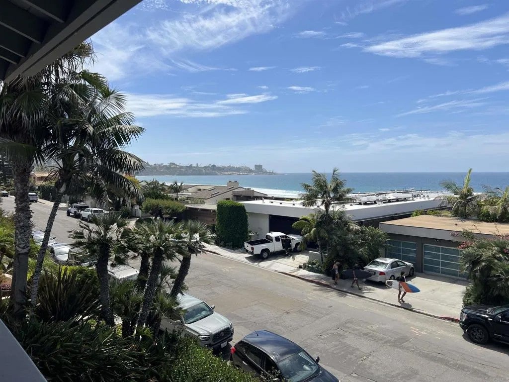 8537 El Paseo Grande